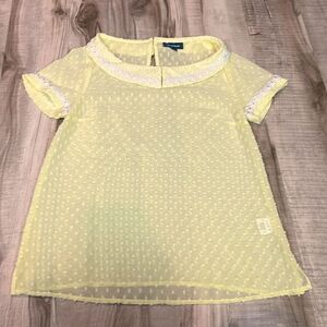 ModCloth ditsy Daisy Peter Pan translucent yellow top size small
